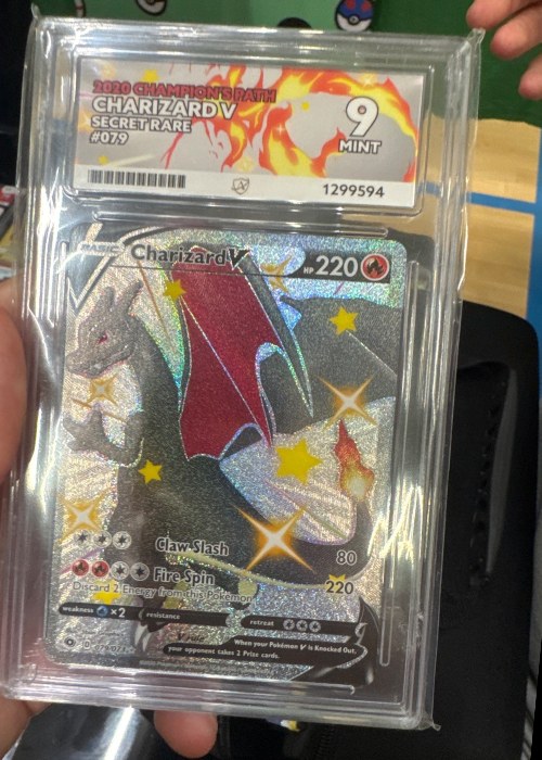 Reference image of Charizard V 2020 Championship