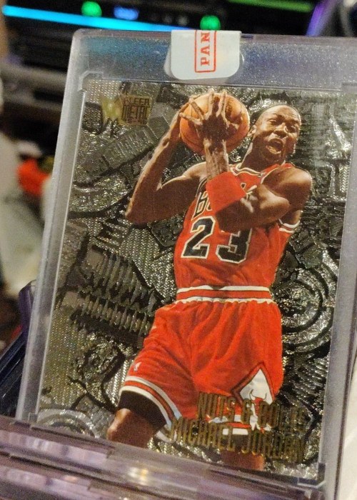 Reference image of Michael Jordan NBA Chrome Chrome Refractor