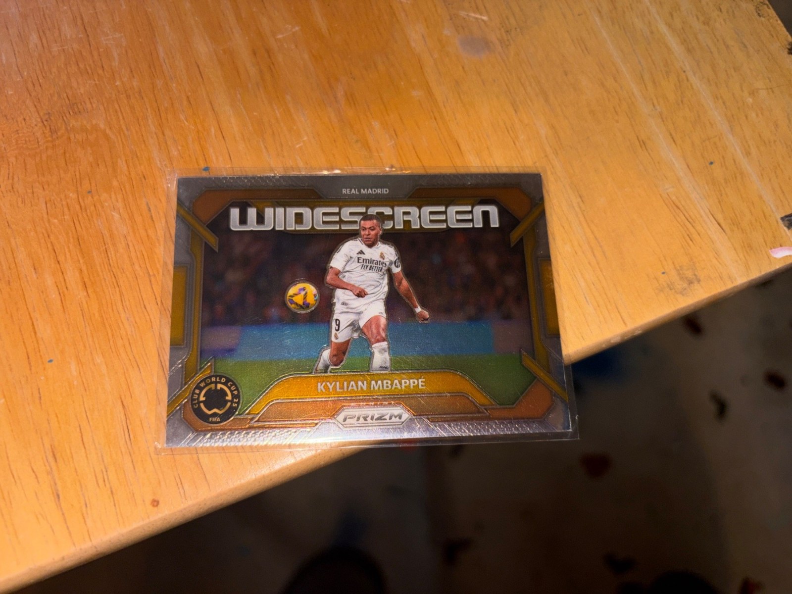 Reference image of Kylian Mbappé Prizm World Cup Gold