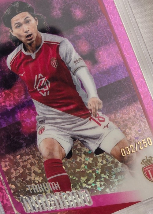 Reference image of Takumi Minamino Topps Chrome UEFA Champions League Pink
